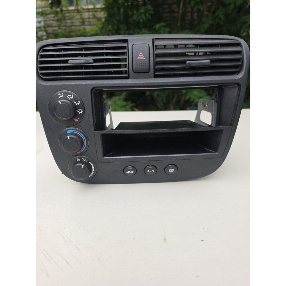 2001-200 05 HONDA CIVIC CLIMATE CONTROL UNIT WITH BEZEL TRIM CONSOLE OEM